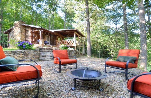 Pet Friendly! Rustic Ridge Retreat