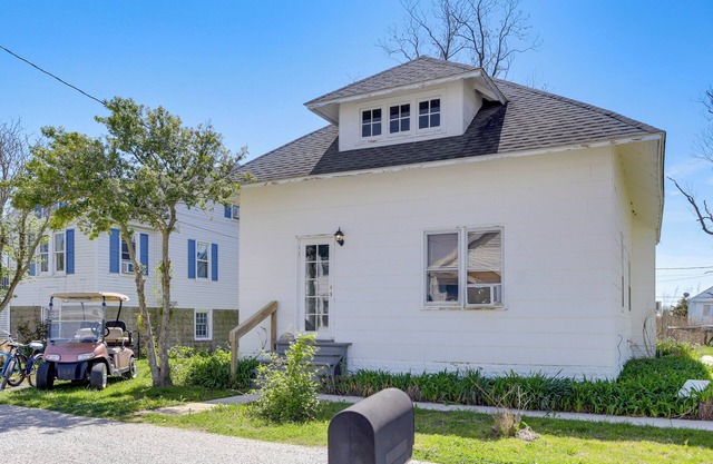 Pet-Friendly Smith Island Cottage w/Golf Cart!