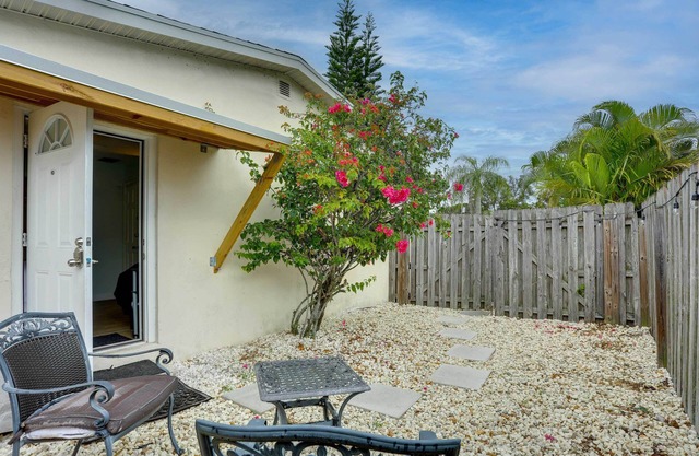 Pet-Friendly Stuart Studio < 3 Mi to Downtown!