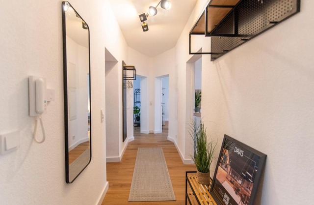 Peter Apartments - Wohnung 90qm, 3 Schlafzimmer, Küche, Wohnzimmer, Balkon, Netflix