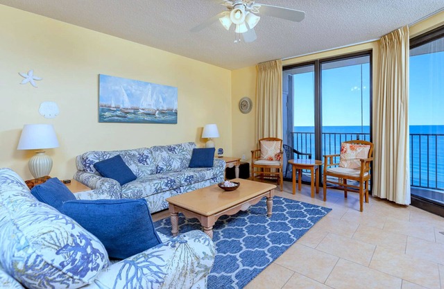 Phoenix X 3 BR, Great Reviews. Indoor and outdoor pools