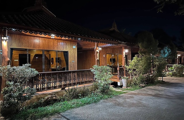 Phra Chan Khiang Dao Resort