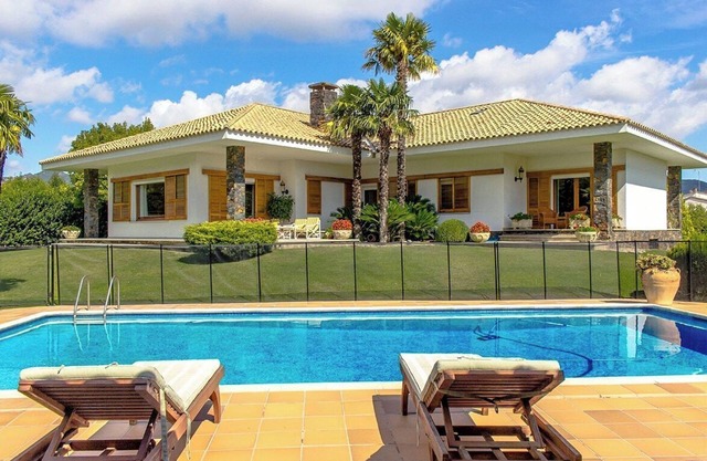 Picturesque Costa Brava Countryside Villa