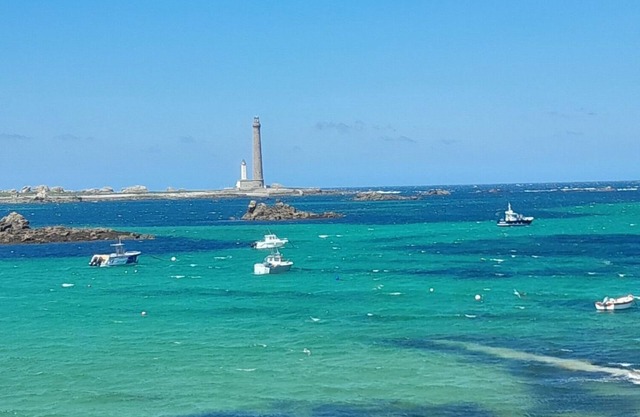 Pieds dans l'eau in Brittany for 12 people