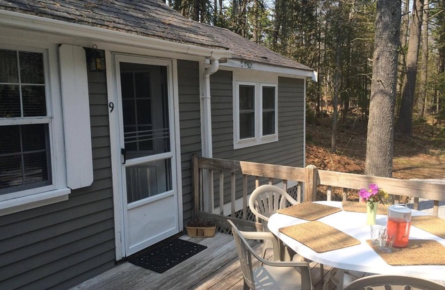 Pine Grove Cottages: Cottage 9 - Pet Friendly