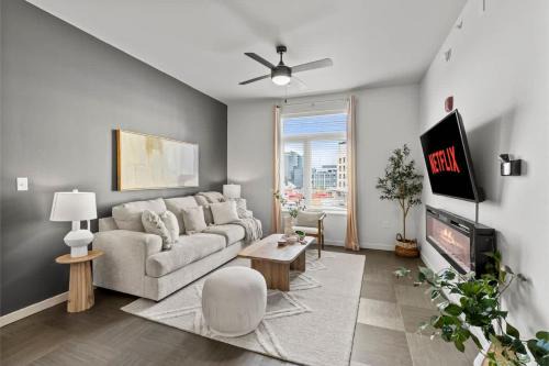 Pinnacle Heights 2Bdrm 3rd flr Near Walmart Amp Pool Fitness Center Yoga Studio Dog Spa