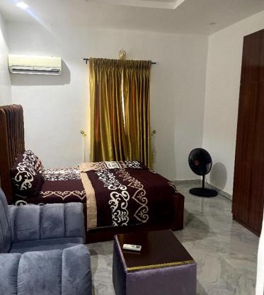 Pinnacle-Plus Service Apartment