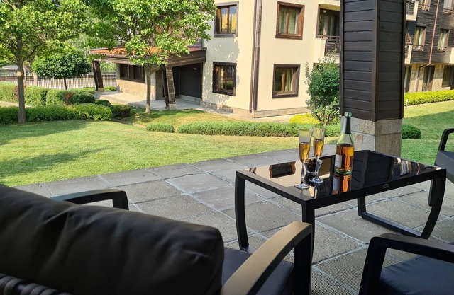 Pirin Peaks Apartment with Pool & Spa next to golf course and near Bansko