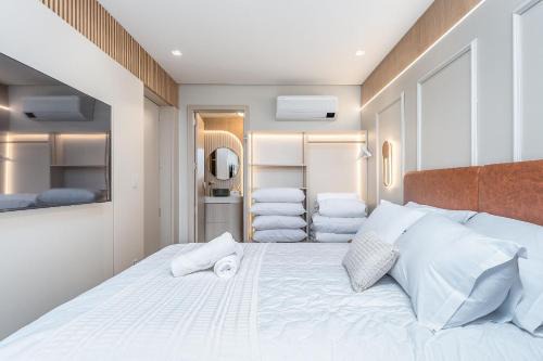 Piscina Aquecida e Elegância by Achei