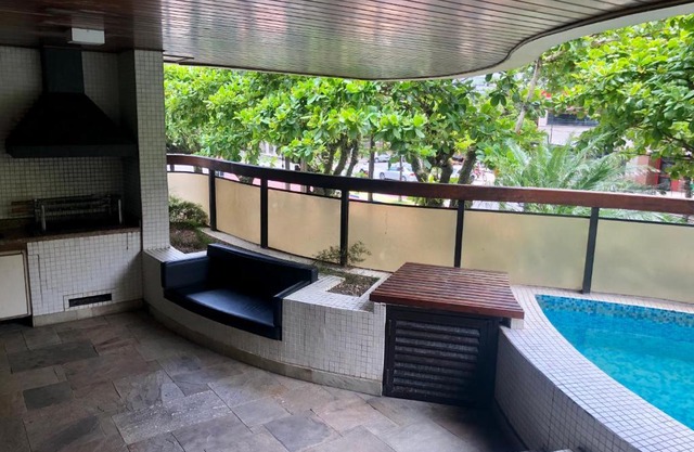 Pitangueiras Exclusivo com Piscina na Sacada