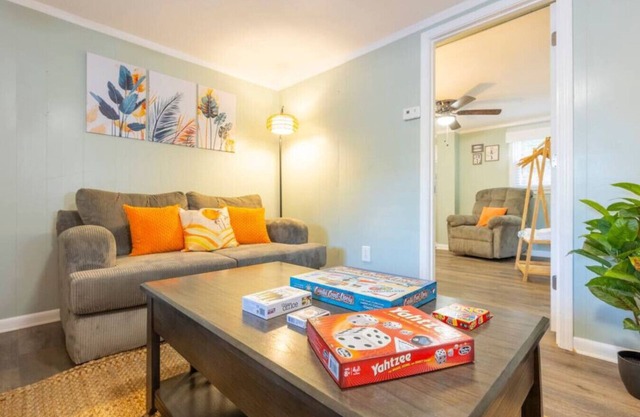 Play & Relax~Group and Family Fun! Dog Friendly.