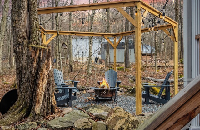Poconos Getaway w/Firepit, Lake Access, Near Jack Frost & Big Boulder Ski