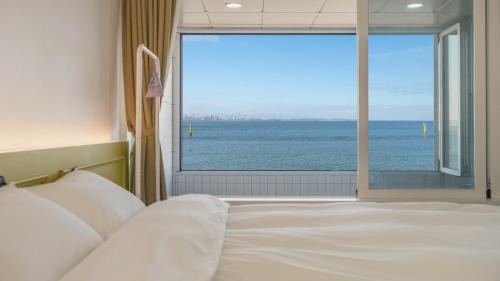 Pohang Etoile Poolvilla