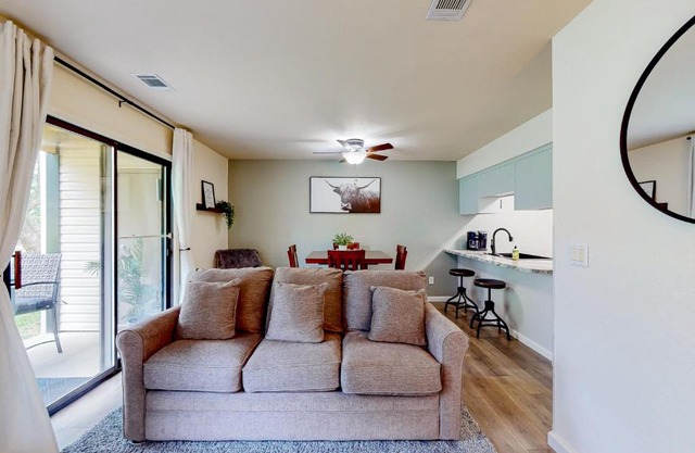 Pointe Royale Condos, #5
