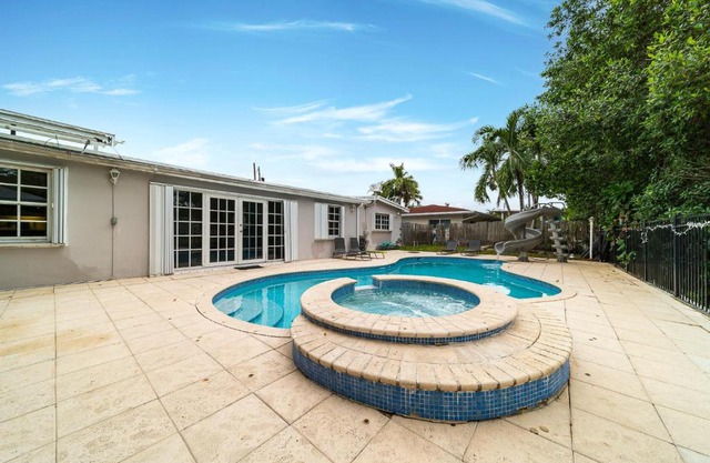 Pool House on the Water 2