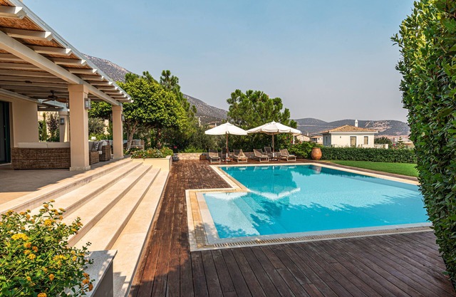 Pool Pavilion Premium View