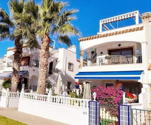 Pool View Apartment at Jumilla III