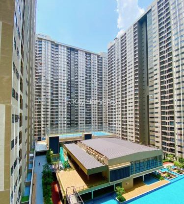 Pool View Suites with Rooftop Pool at Youth City Nilai by D'KAY HOMES, near USIM KLIA