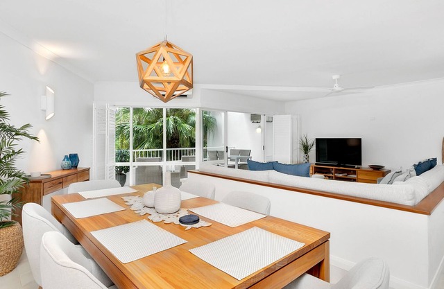 Poolside Apt in Alamanda Beachfront Resort 42