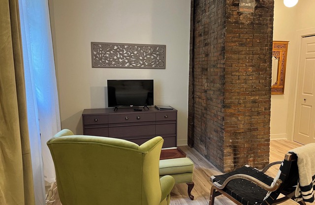 Poplars Studio - The Oldest Building In Cobourg, Heritage 1827