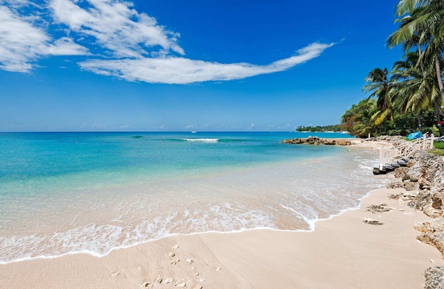 Porters Place 18 in St James by Personal Villas - Harmony of Minimalist Design