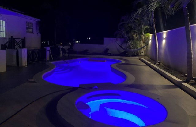 Portzvue - Spacious 3-bedroom Villa located in Heywoods St. Peter with WiFi, AC