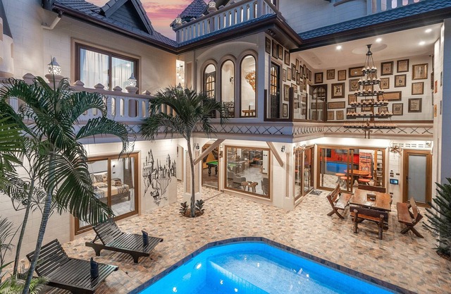 POTTERLAND Luxury Pool Villa Pattaya Walking Street 6 Bedrooms