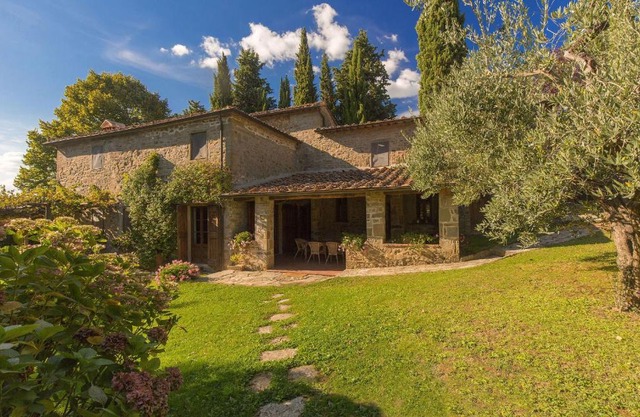 Pozza di Volpaia by Salogi Villas