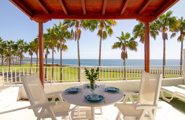 Preciosa vista al mar en primera línea