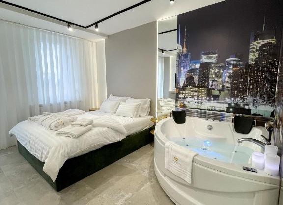 President Lux Apartment