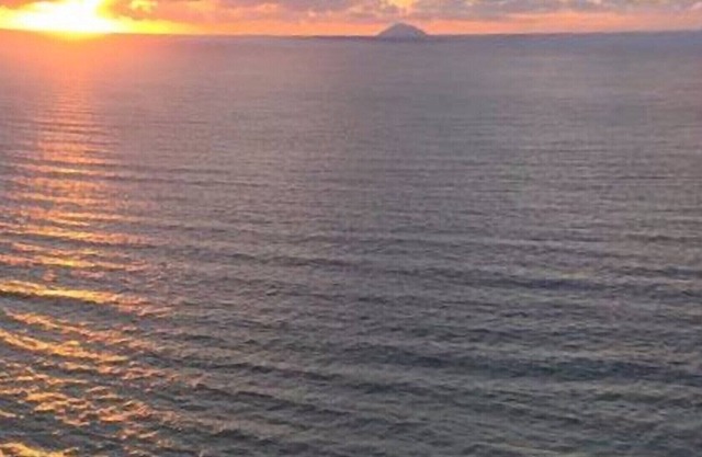 Prestigious penthouse suspended over the sea