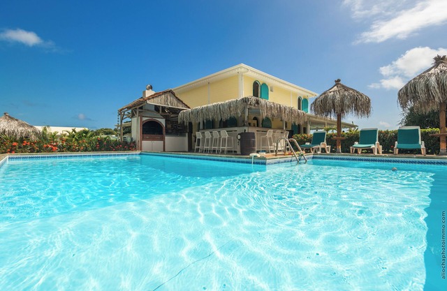 Prestigious seaside villa, swimming pool, 8 bedrooms *