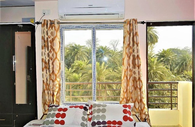Pretty Garden View Apartment 3BHK Furnished Flat near Kashi Vishwanath Temple