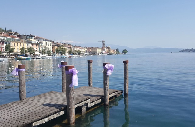 PRETTY PORTION OF INDEPENDENT VILLA A FEW STEPS FROM THE LAKE Free Wifi