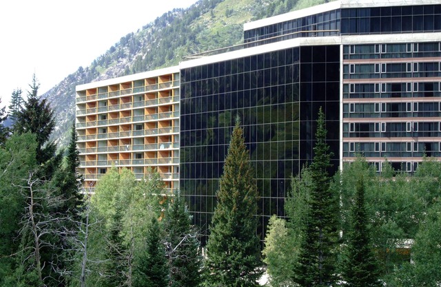 Prime Ski Week at Snowbird's Cliff Club Sleeps 6 in 1bedroom