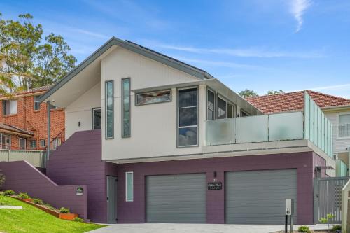 Pristine 1-Bed Coastal Refuge