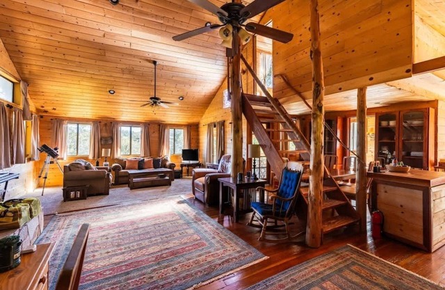 Private 2-Bed Home, Palomar Views & Hot Tub