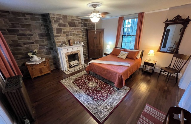 Private Allegheny Room with a private bathroom & entrance in a historical home.