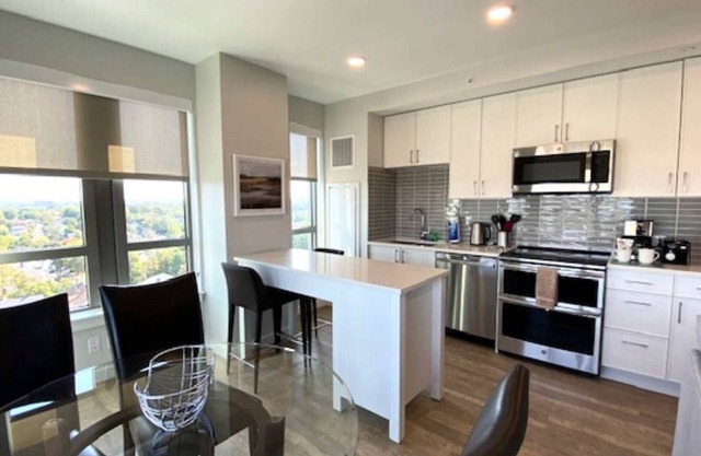 Private Apt Downtown