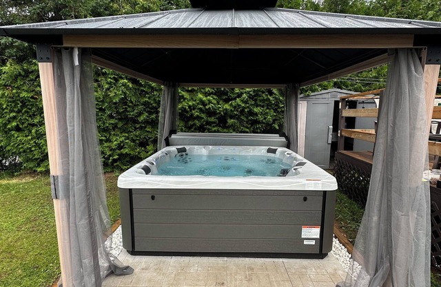 Private Beach | Hot Tub | Sunny | 3 BDR Cottage