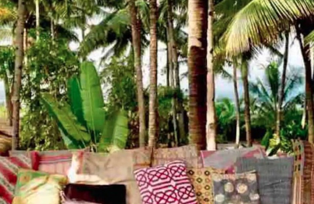 Private beach house, bang on the beach @Ashvem/Morjim