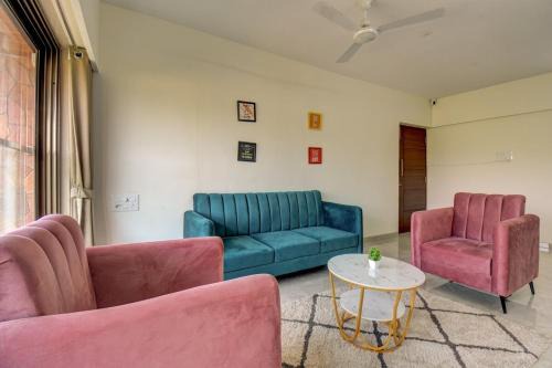 Private Bedroom in a Shared 2 BHK Modern Apartment - BKC Mumbai