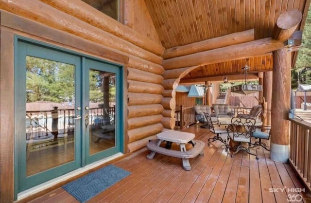 Private Cabin 3 acres, Pool, Playground, Poker