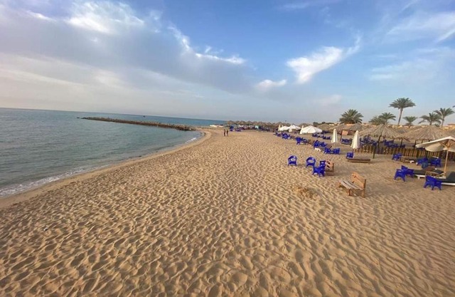 Private chalte Palmera sokhna family