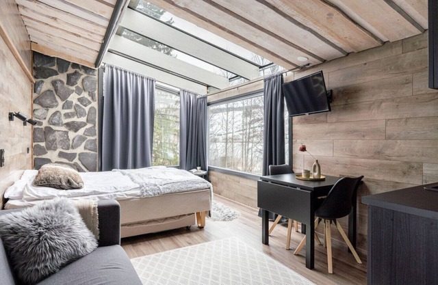 Private & Cozy Suite on Himosranta with Lake Views