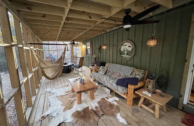 Private Creekside Luxury Bohemian Lodge on Coker Creek with Oversized Hot Tub