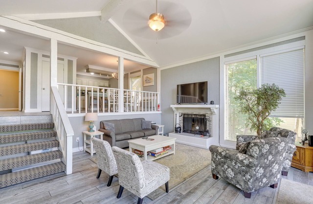 Private Dock & Resort Access: Margaritaville Cabin