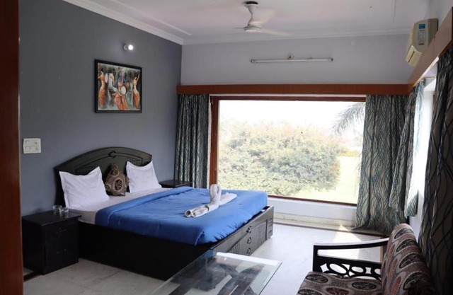 Private Farmhouse for party