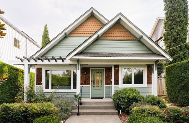 Private Garden Home Minutes from Downtown & UW