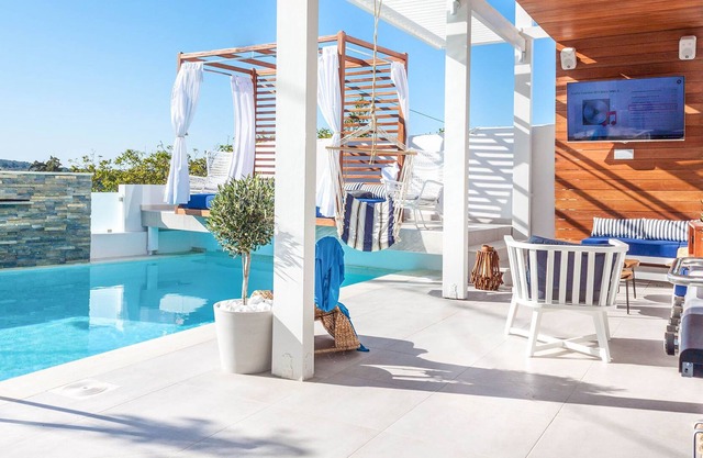 Private Heated Pool, 5 min from the Beach, Kids Facilities, Modern Design